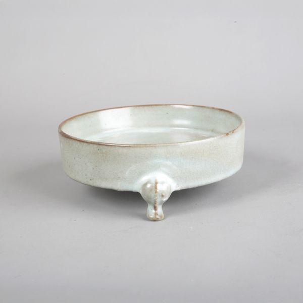 A CHINESE PORCELAIN 'RU TYPE' BRUSH WASHER