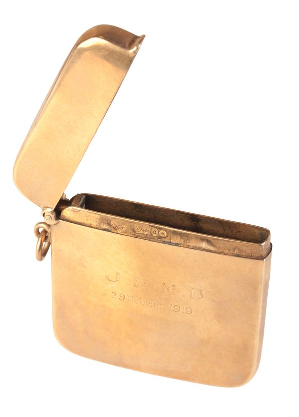 A GEORGE V 9CT GOLD VESTA CASE