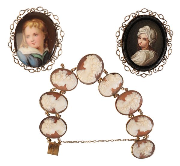 A CAMEO BRACELET