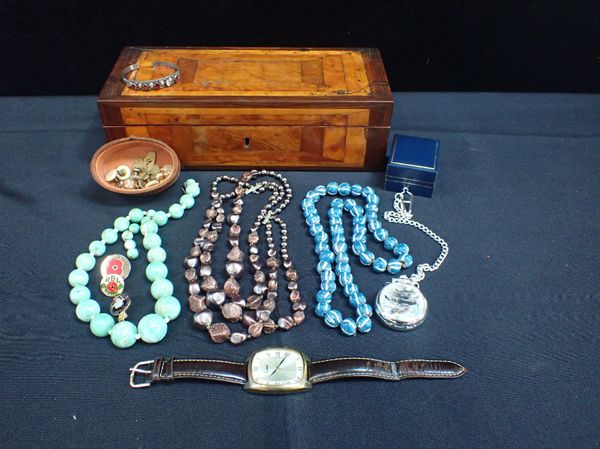 A COLLECTION OF JEWELLERY AND WATCHES IN A WOODEN BOX