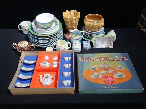 A COLLECTION OF CHILDREN'S CERAMICS AND CHINA