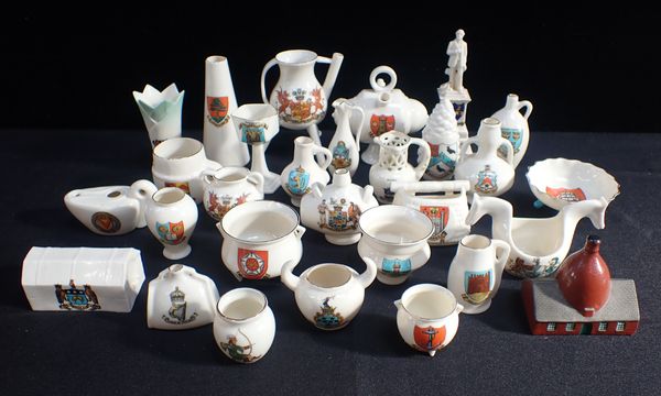 A COLLECTION OF GOSS AND OTHER CRESTED CHINA