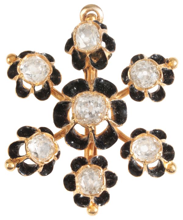 AN ANTIQUE DIAMOND PENDANT / BROOCH