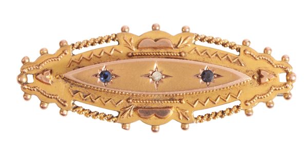 AN ANTIQUE EDWARDIAN SAPPHIRE AND DIAMOND MOURNING BROOCH