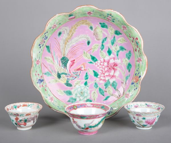 A CHINESE PORCELAIN 'PERANAKAN' FAMILLE ROSE BOWL