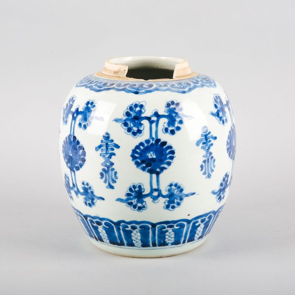 A CHINESE PORCELAIN BLUE AND WHITE GINGER JAR