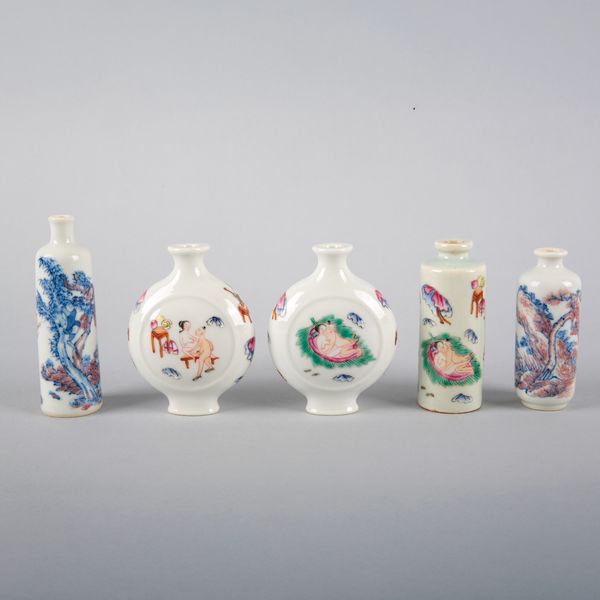 A GROUP OF FIVE CHINESE PORCELAIN SNUFF BOTTLES