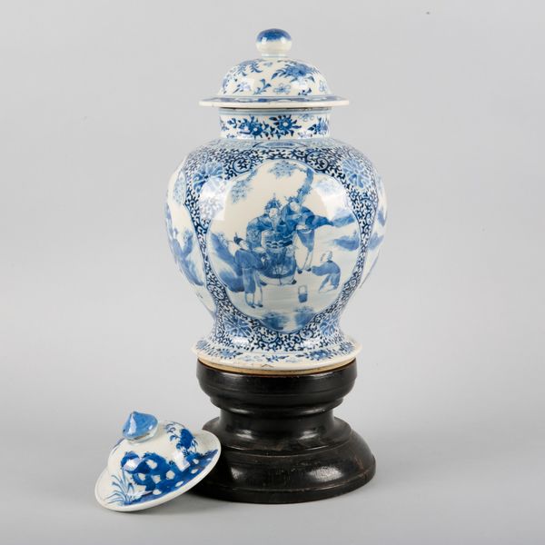 A CHINESE PORCELAIN BLUE AND WHITE BALUSTER VASE