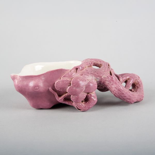 A CHINESE PORCELAIN PURPLE GLAZED BRUSH WASHER