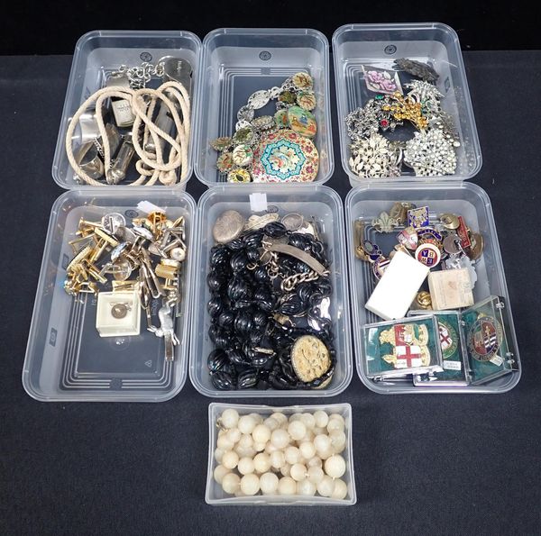 A COLLECTION OF COSTUME JEWELLERY, SOME SILVER