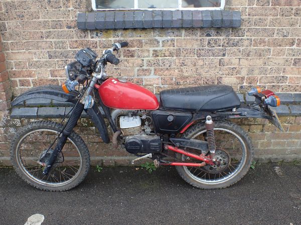 A SUZUKI TS50 MOTORBIKE