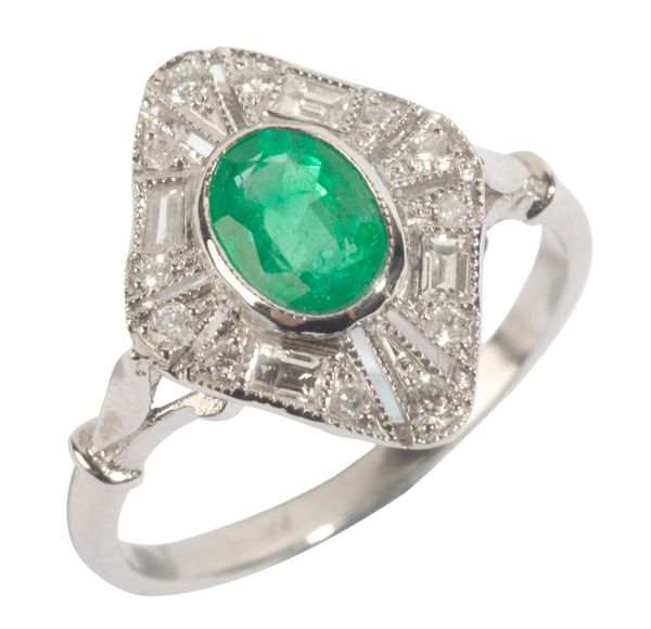 AN EMERALD AND DIAMOND PLAQUE RING