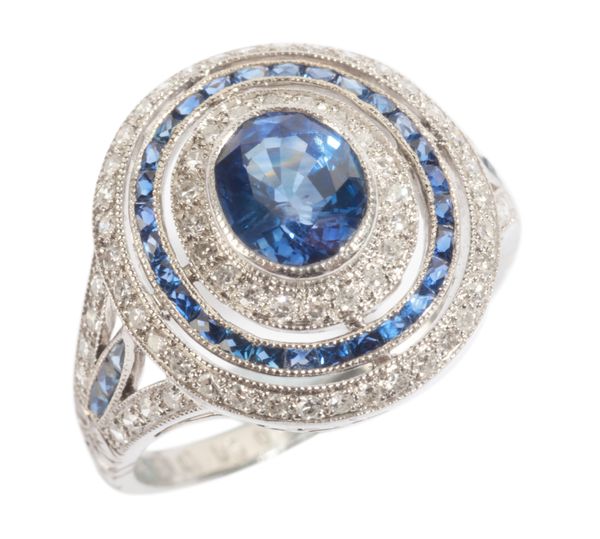 AN ART DECO STYLE SAPPHIRE AND DIAMOND RING