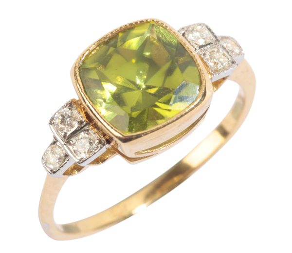 A VINTAGE PERIDOT AND DIAMOND RING