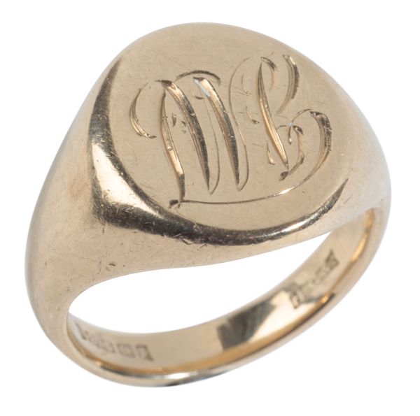 A 9CT GOLD SIGNET RING