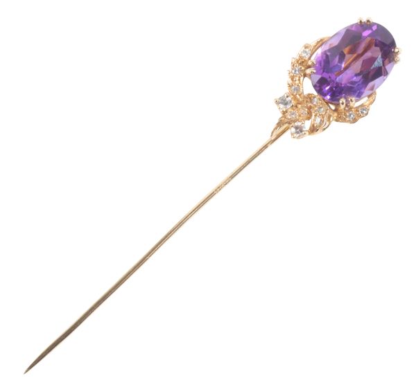 AN AMETHYST AND DIAMOND STICK PIN