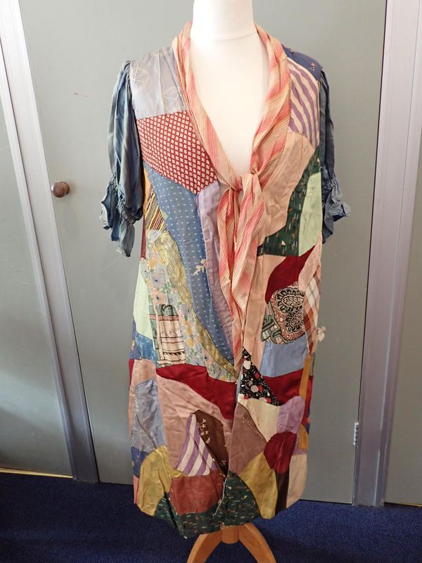 A 1930s 'CRAZY QUILT' STYLE PATCHWORK DRESSING GOWN