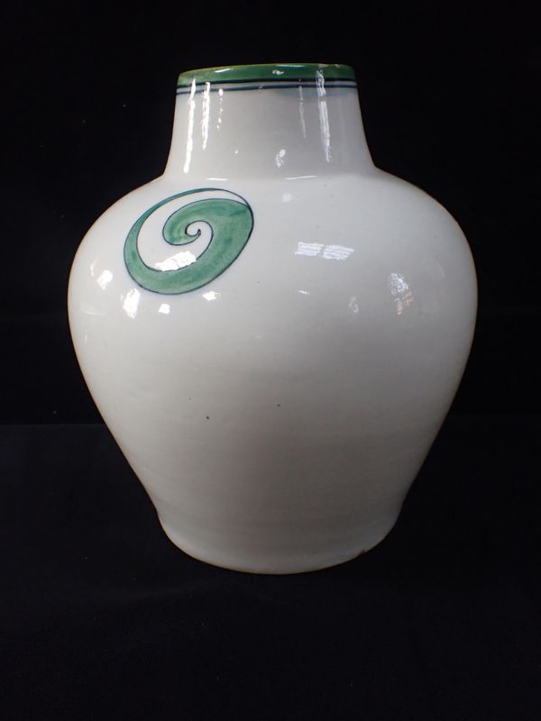 AN ARTS & CRAFTS STYLE GLAZED POTTERY VASE