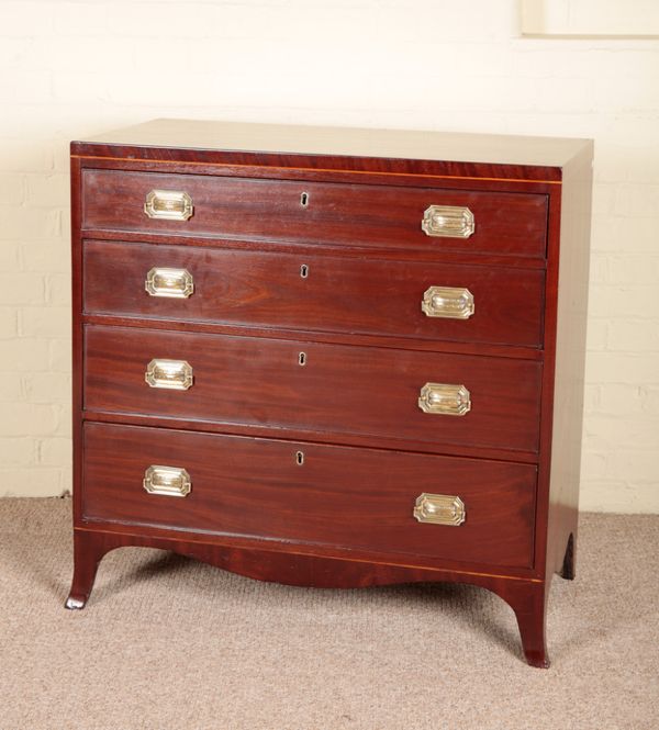 A REGENCY MAHOGANY CADDY TOP CHEST OF DRAWERS