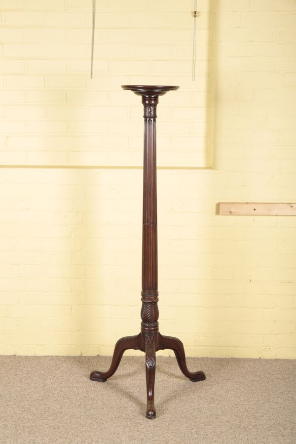 A VICTORIAN MAHOGANY TORCHERE