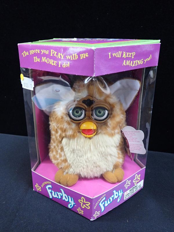 A TIGER ELECTRONICS FURBY MODEL 70-800