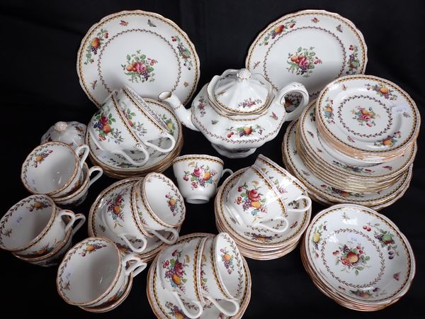 A QUANTITY OF SPODE/COPELAND 'ROCKINGHAM' TEA WARE