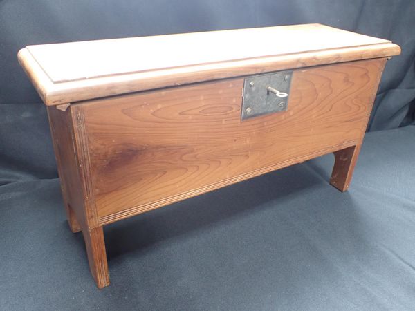 A MINIATURE YEW WOOD PLANK COFFER