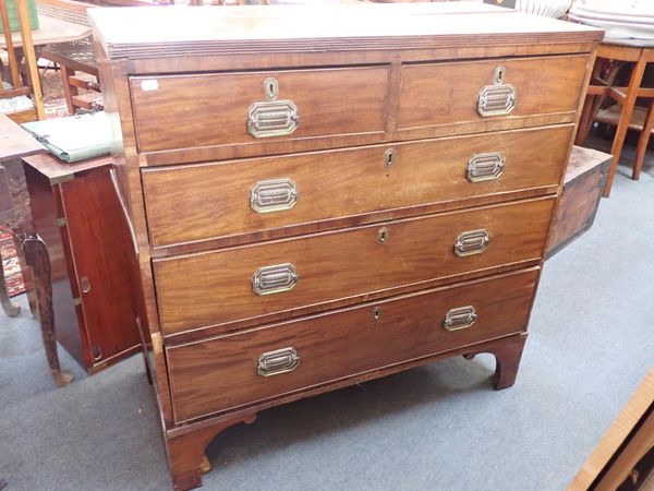 A GEORGE III MAHOGANY CHEST OF DRAWERS