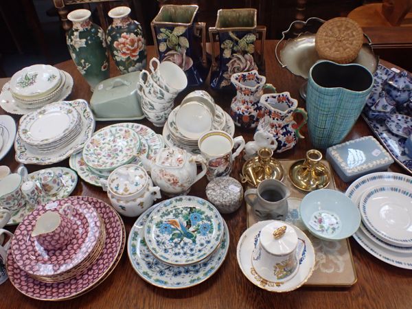 A QUANTITY OF MIXED CERAMICS AND SUNDRIES