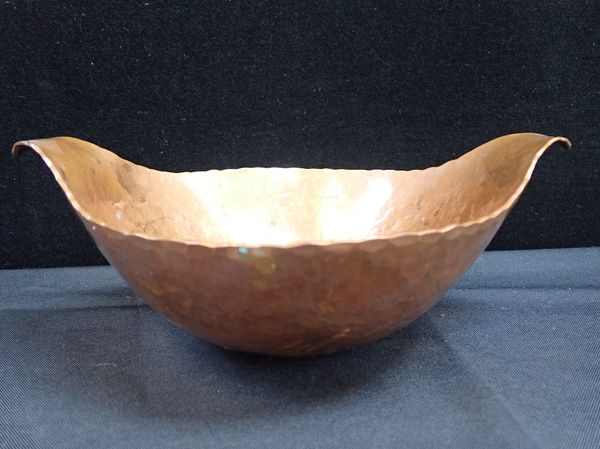 BEN CALDWELL (AMERICAN): A COPPER 'SCOOP' BOWL