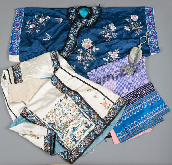 A CHINESE SILK ROBE