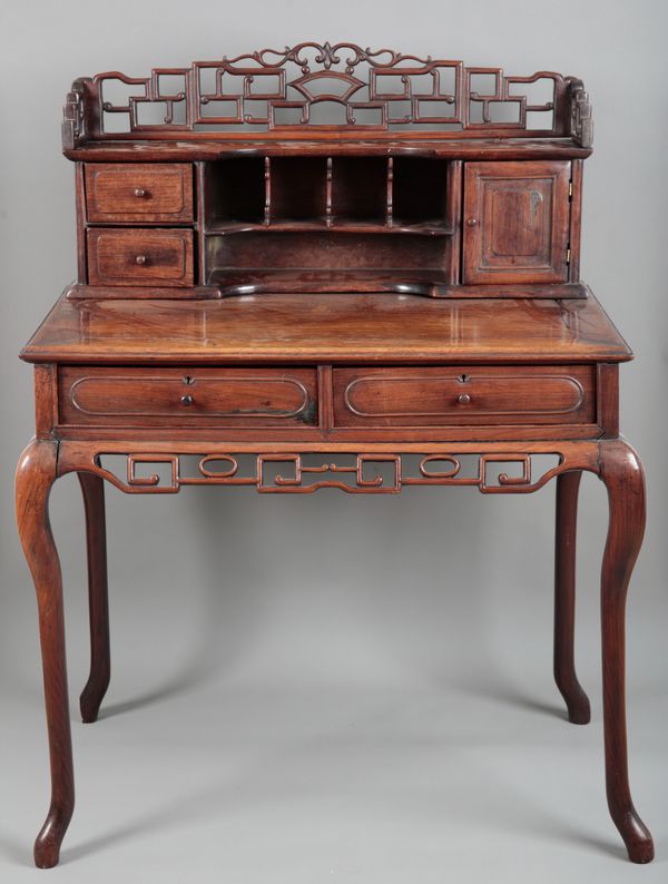A CHINESE HONGMU DESK