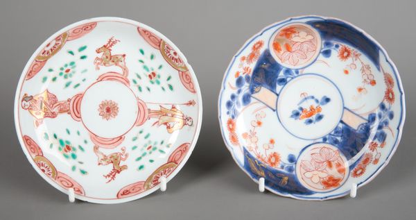 A JAPANESE PORCELAIN IMARI SAUCER