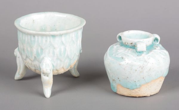 A CHINESE PORCELAIN CELADON GLAZED TRIPOD CENSER