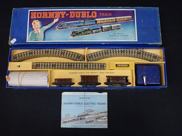 HORNBY DUBLO BOXED GOODS TRAIN SET EDG7 PRE-WAR