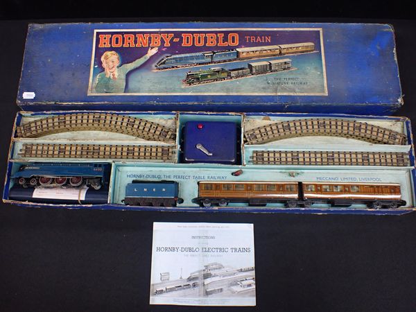 HORNBY DUBLO BOXED PASSENGER TRAIN SET EDP1 PRE-WAR