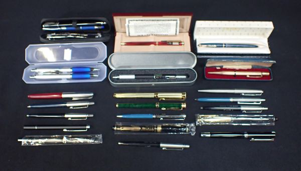 A SUCHARK FOUNTAIN PEN, A YARD -0-LEAD PENCIL