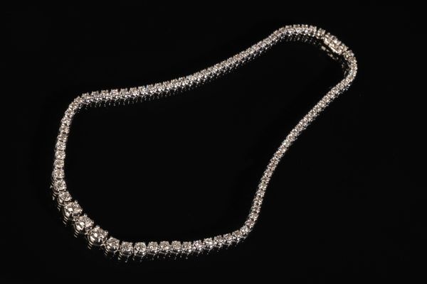 A DIAMOND RIVIERE NECKLACE