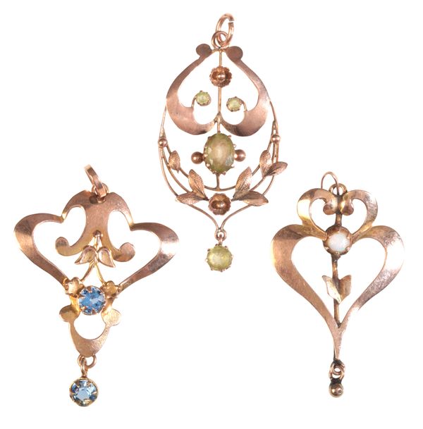 A COLLECTION OF LEVALIER PENDANTS