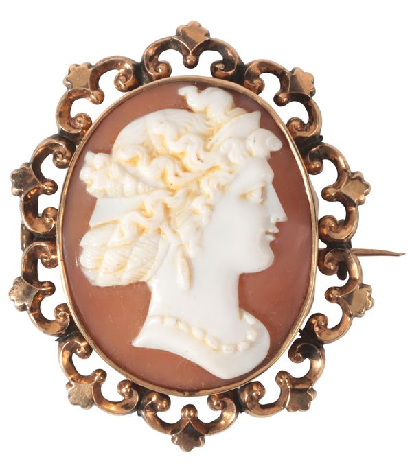 A CAMEO BROOCH