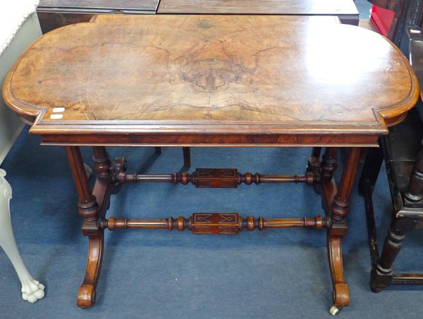 A VICTORIAN BURR WALNUT CENTRE TABLE