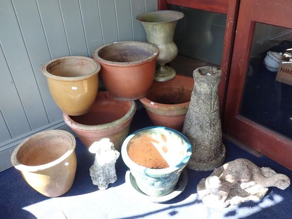 A COLLECTION OF GARDEN POTS