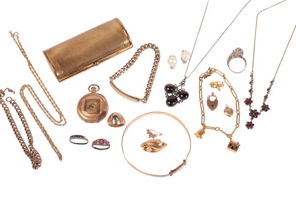 A COLLECTION OF VINTAGE AND ANTIQUE JEWELLERY