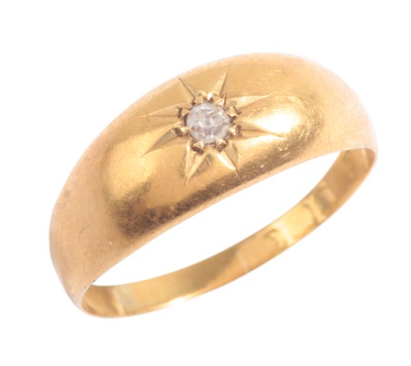 A DIAMOND GYPSY RING