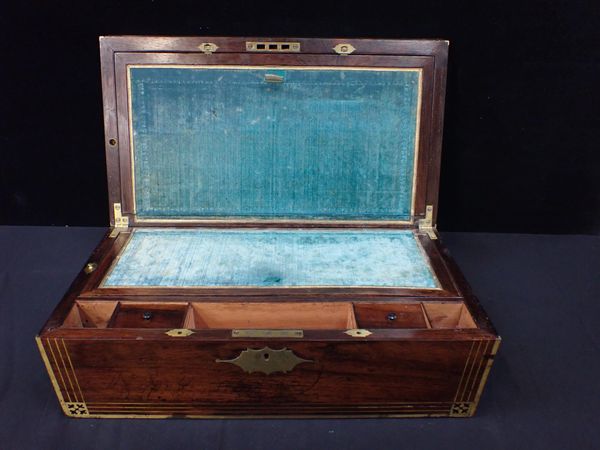 AN EARLY VICTORIAN ROSEWOOD WRITING BOX