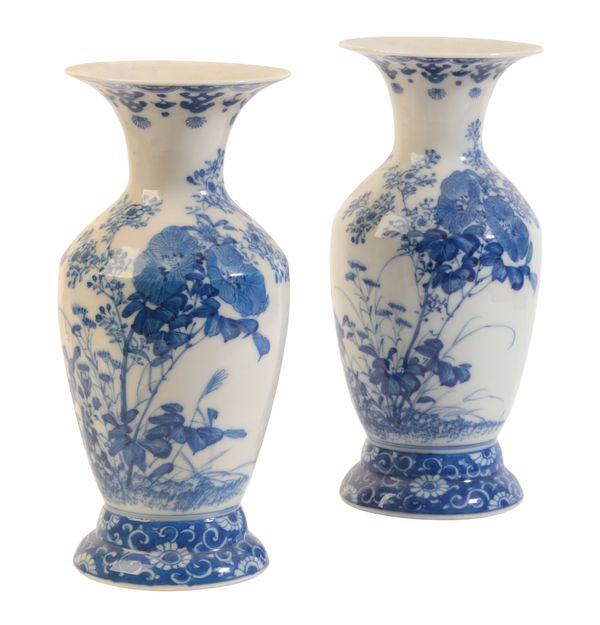 A PAIR OF JAPANESE PORCELAIN BLUE AND WHITE BALUSTER VASES