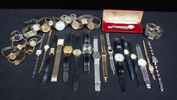 A COLLECTION OF VINTAGE AND MODERN WRISTWATCHES