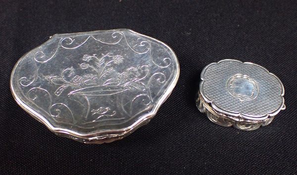 A SILVER VINAIGRETTE BY EDWARD SMITH, BIRMINGHAM 1856