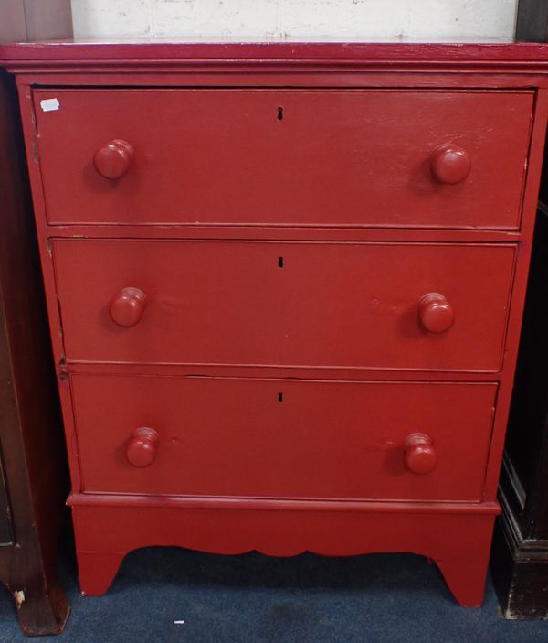 A SMALL 19TH CENTURY CHEST OF THREE DRAWERS