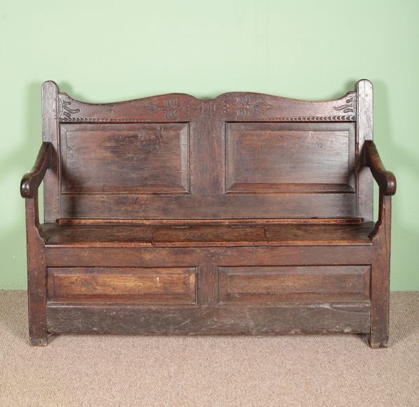 AN OAK SETTLE